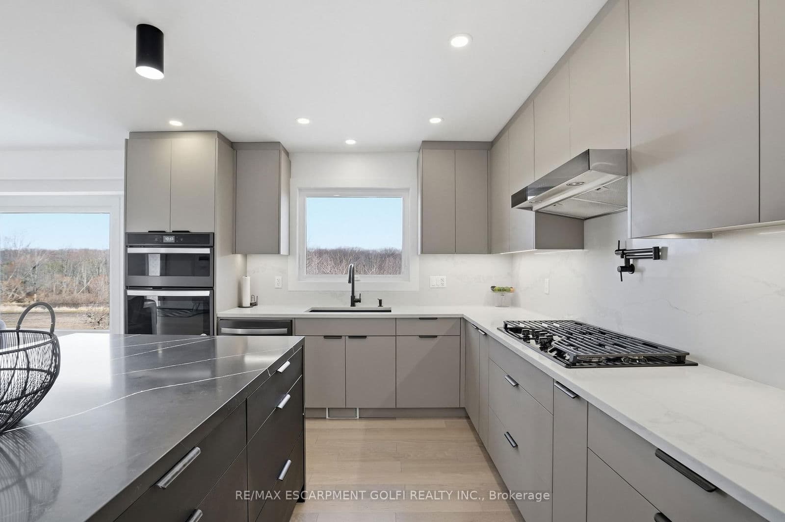 Detached at 296 Ridge Road, Grimsby, ON - Photo 11 - RE/MAX Garden City Realty