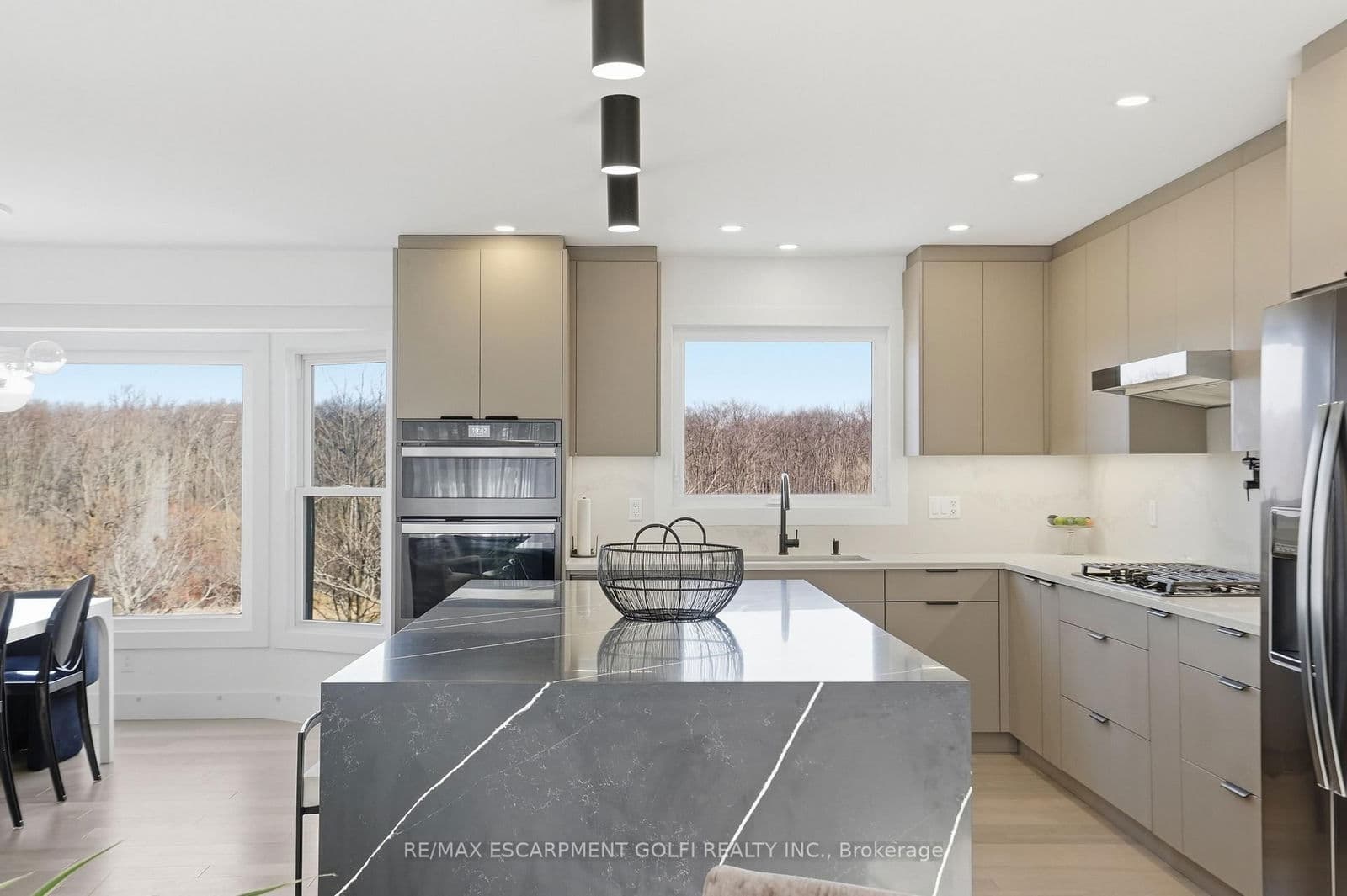 Detached at 296 Ridge Road, Grimsby, ON - Photo 15 - RE/MAX Garden City Realty