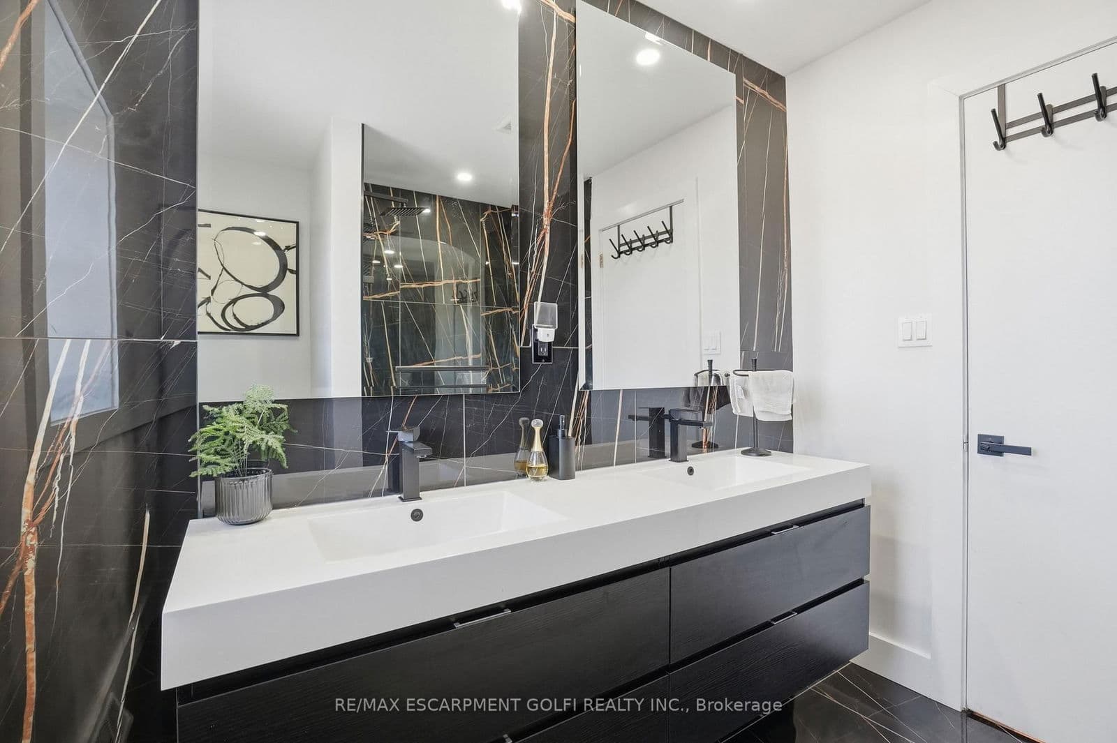 Detached at 296 Ridge Road, Grimsby, ON - Photo 34 - RE/MAX Garden City Realty