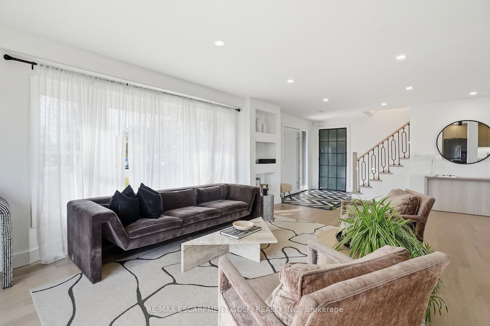 Detached at 296 Ridge Road, Grimsby, ON - Photo 6 - RE/MAX Garden City Realty