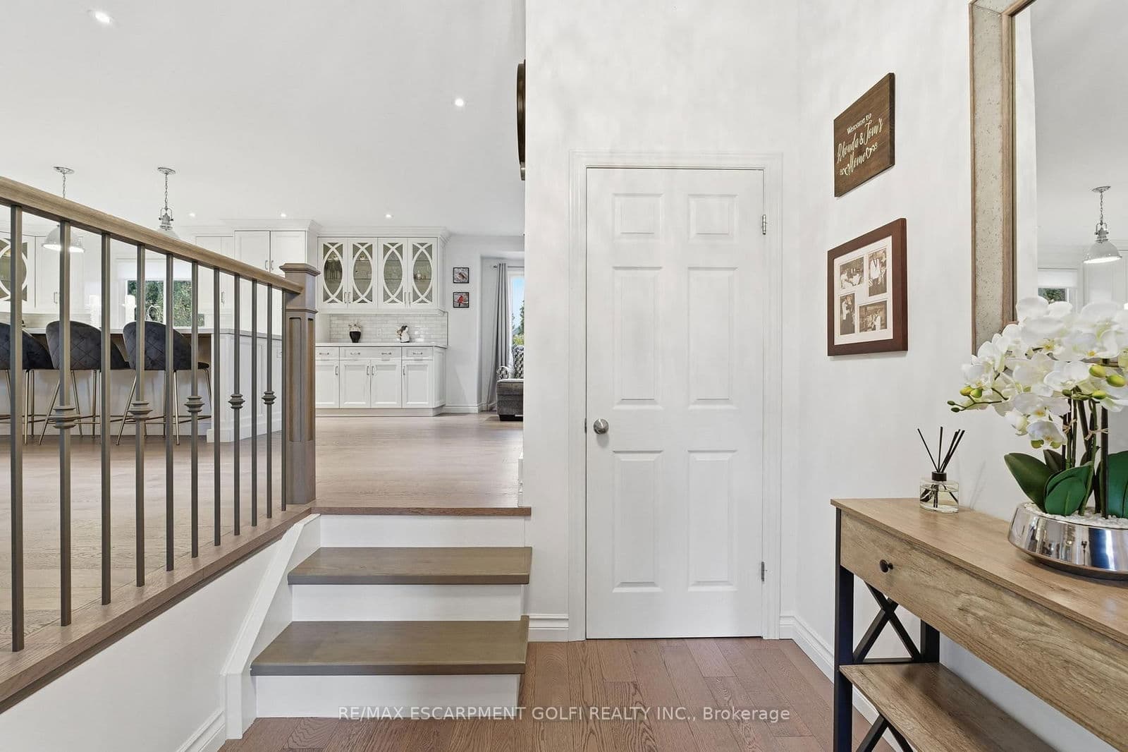 Detached at 7 Kenmore Crescent, St. Catharines, ON - Photo 2 - RE/MAX Garden City Realty