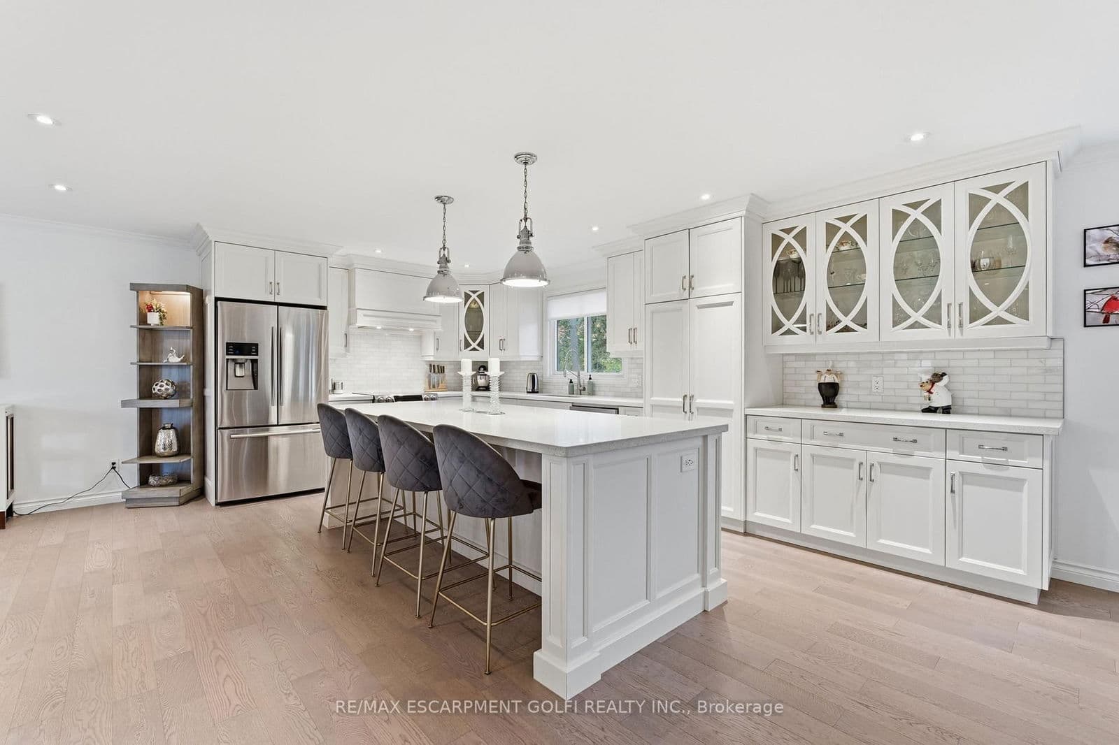 Detached at 7 Kenmore Crescent, St. Catharines, ON - Photo 5 - RE/MAX Garden City Realty