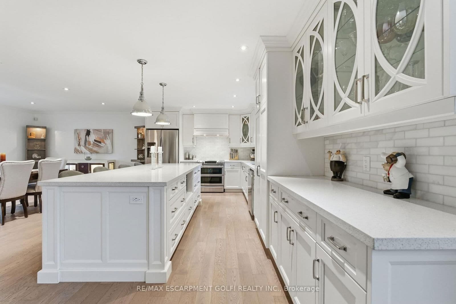 Detached at 7 Kenmore Crescent, St. Catharines, ON - Photo 6 - RE/MAX Garden City Realty