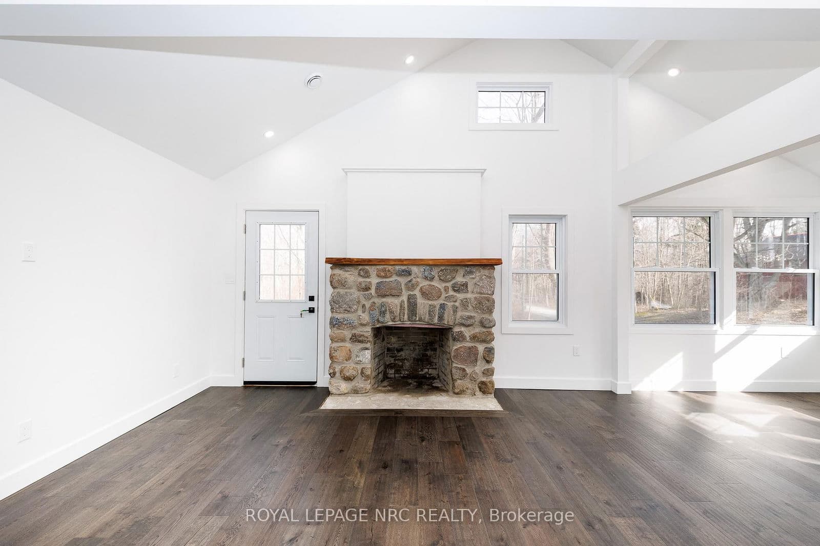 Detached at 212 Holloway Bay Road, Port Colborne, ON - Photo 11 - RE/MAX Garden City Realty