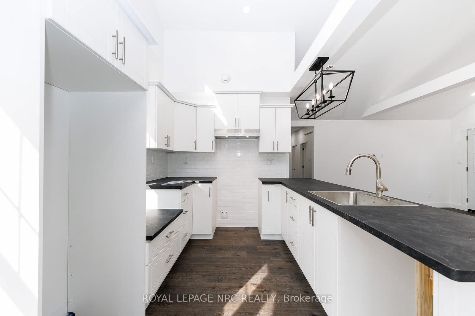 Detached at 212 Holloway Bay Road, Port Colborne, ON - Photo 5 - RE/MAX Garden City Realty