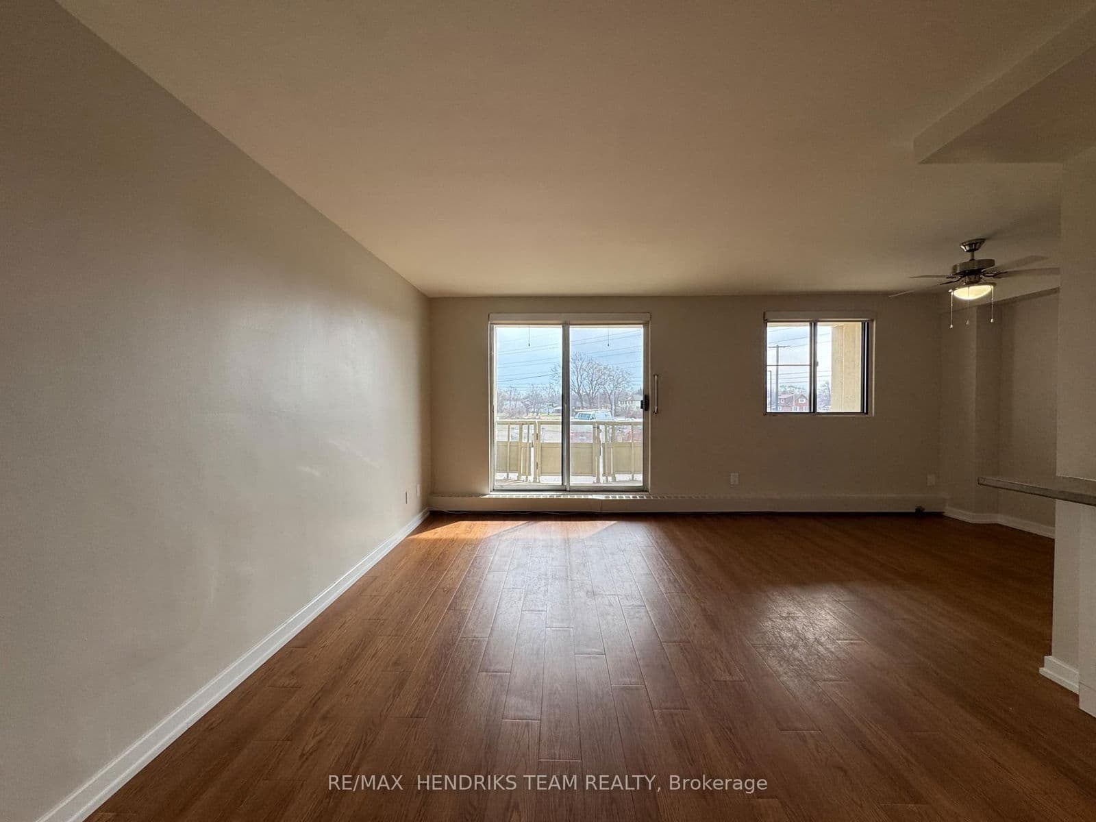 Condo Apartment at 127- 5611 Valley Way, Niagara Falls, ON - Photo 9 - RE/MAX Garden City Realty