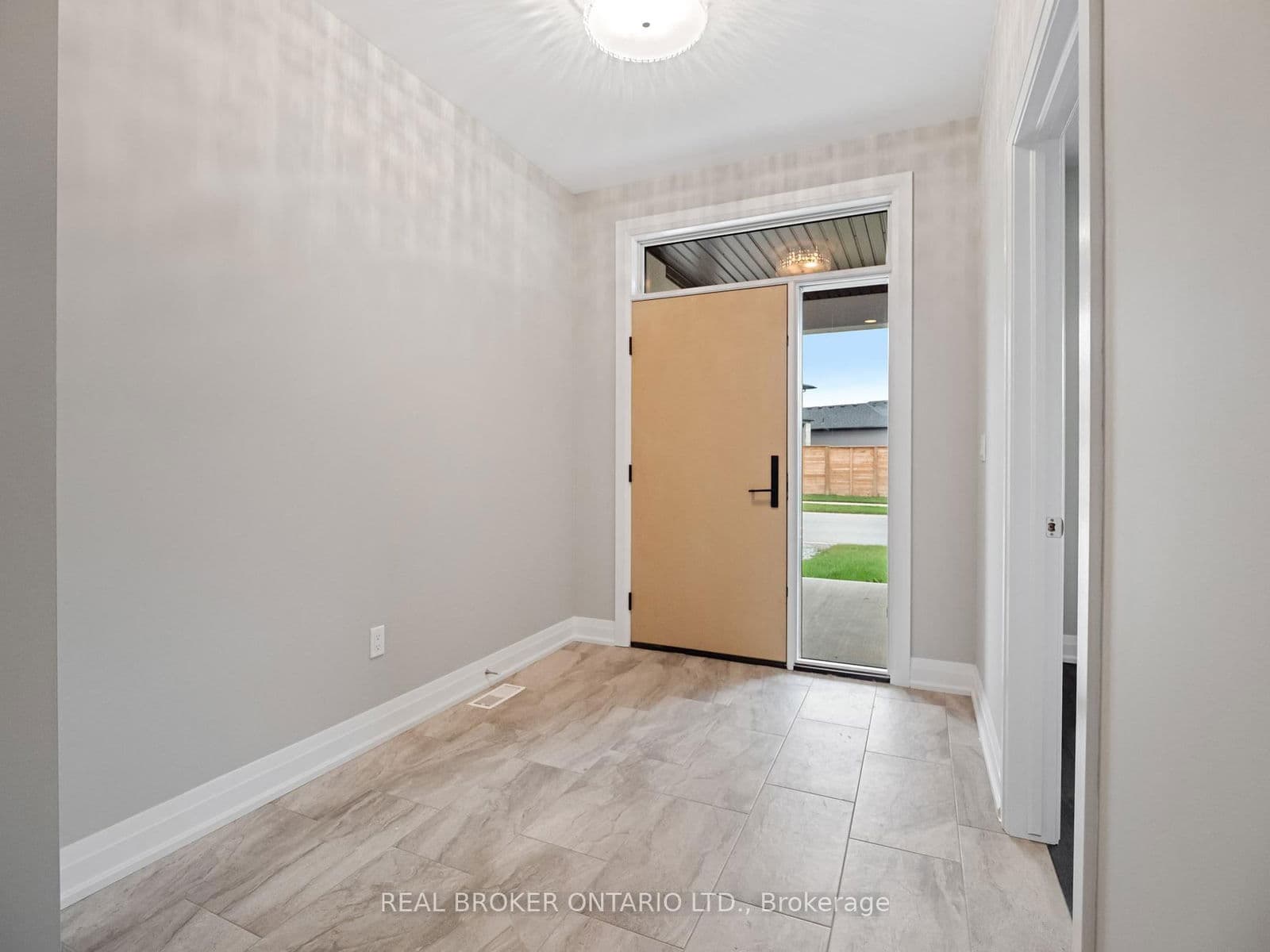 Detached at 149 Willowbrook Drive, Welland, ON - Photo 3 - RE/MAX Garden City Realty