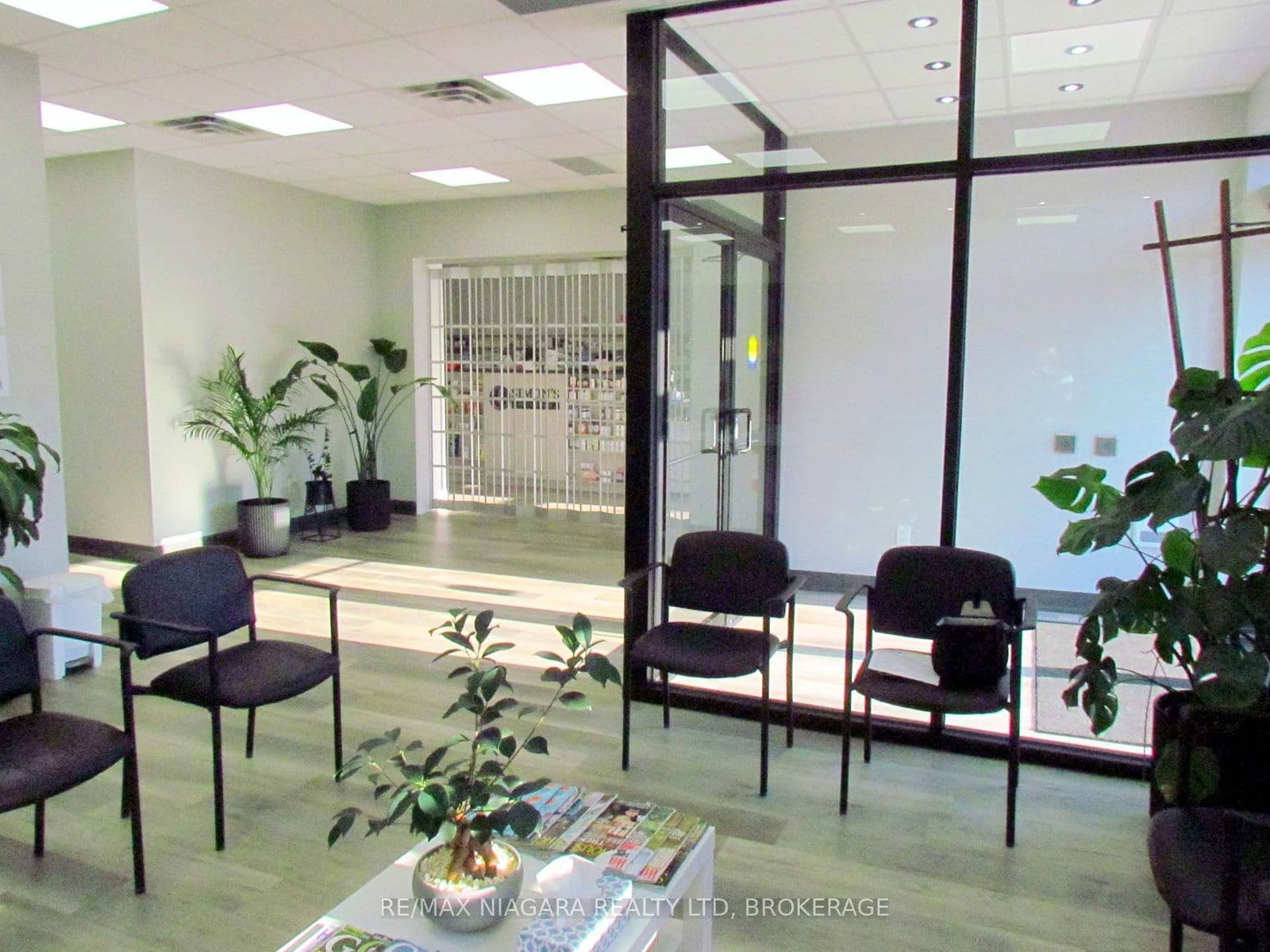 Office at 4374 DRUMMOND Road, Niagara Falls, ON - Photo 4 - RE/MAX Garden City Realty