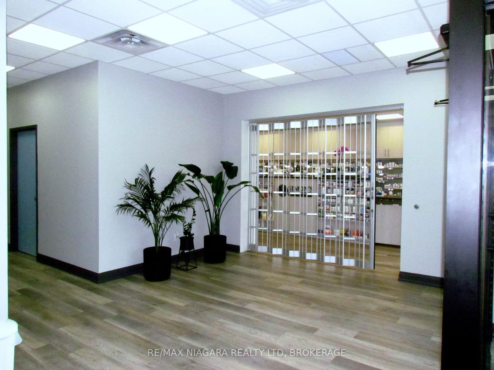 Office at 4374 DRUMMOND Road, Niagara Falls, ON - Photo 5 - RE/MAX Garden City Realty