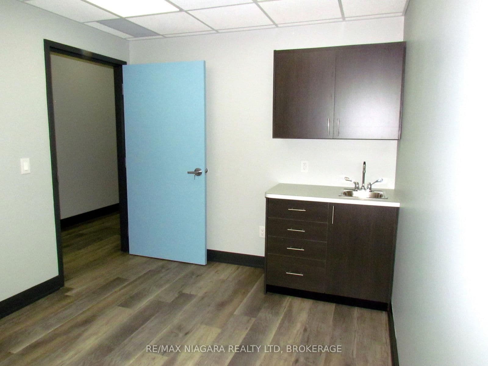 Office at 4374 DRUMMOND Road, Niagara Falls, ON - Photo 8 - RE/MAX Garden City Realty