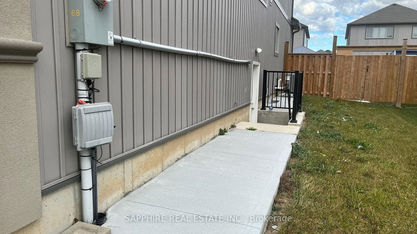 Detached at 28 Barker (Basement) Parkway, Thorold, ON - Photo 2 - RE/MAX Garden City Realty