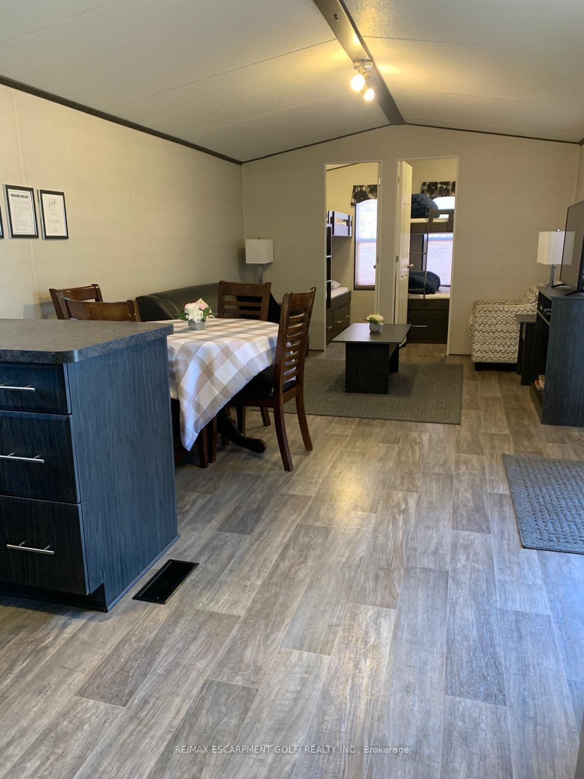 MobileTrailer at 502- 1501 Line 8 Road, Niagara-on-the-Lake, ON - Photo 2 - RE/MAX Garden City Realty