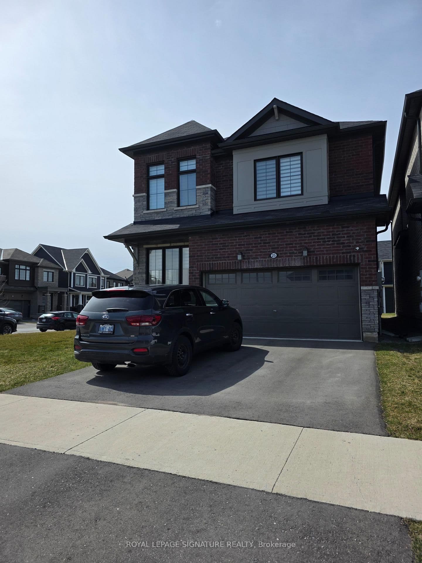 Detached at 25 Buttercream Avenue, Thorold, ON - Photo 2 - RE/MAX Garden City Realty