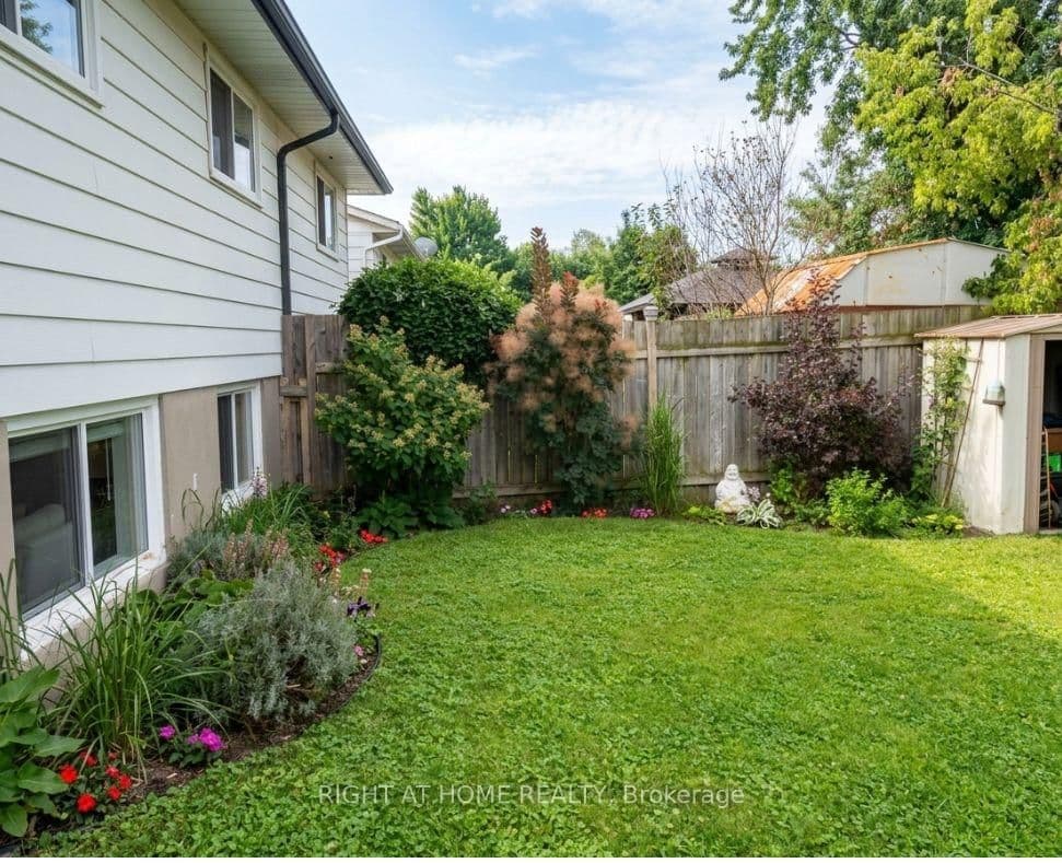 Semi-Detached at 14 Canterbury Drive, St. Catharines, ON - Photo 10 - RE/MAX Garden City Realty