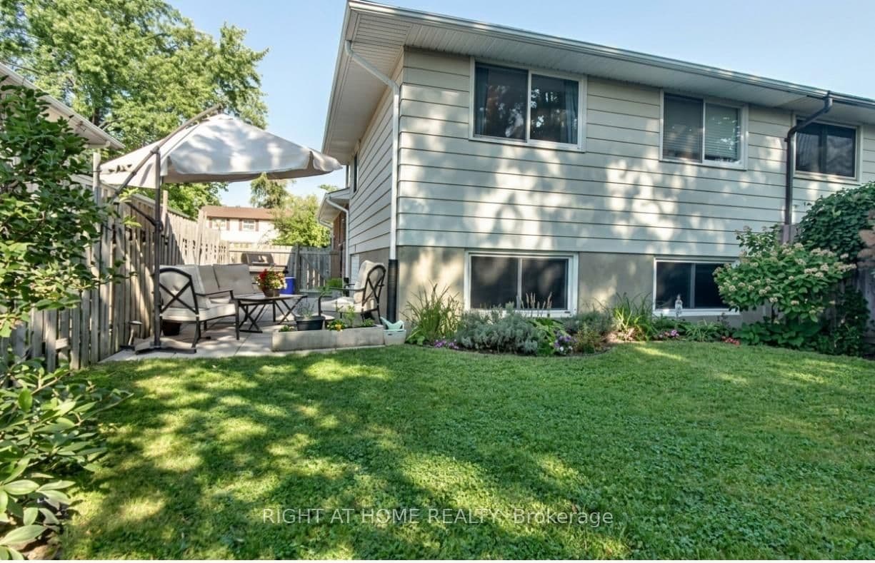 Semi-Detached at 14 Canterbury Drive, St. Catharines, ON - Photo 11 - RE/MAX Garden City Realty