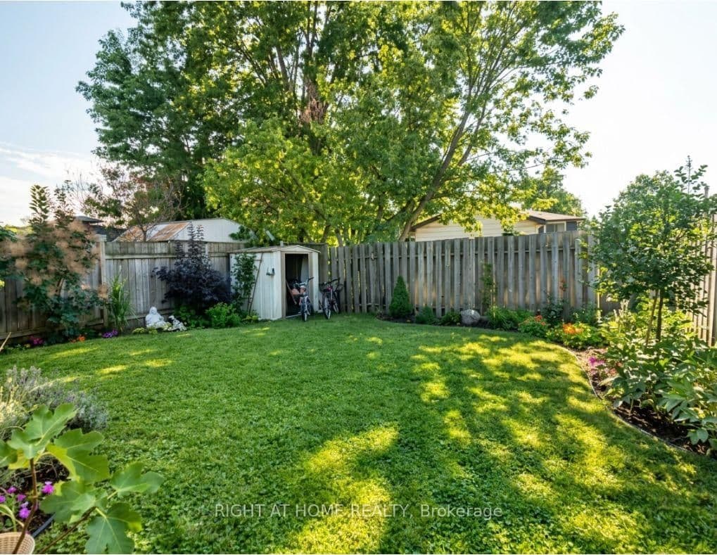 Semi-Detached at 14 Canterbury Drive, St. Catharines, ON - Photo 12 - RE/MAX Garden City Realty