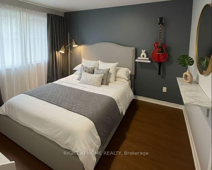 Semi-Detached at 14 Canterbury Drive, St. Catharines, ON - Photo 4 - RE/MAX Garden City Realty