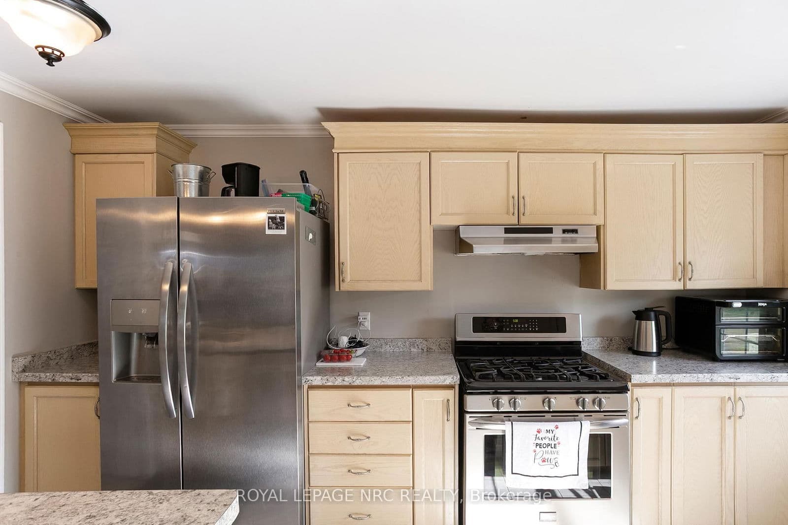 Detached at 98 Haun Road, Fort Erie, ON - Photo 3 - RE/MAX Garden City Realty