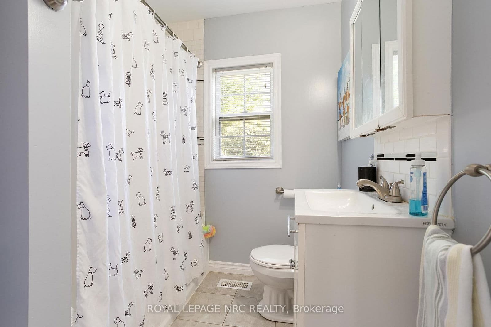 Detached at 98 Haun Road, Fort Erie, ON - Photo 9 - RE/MAX Garden City Realty