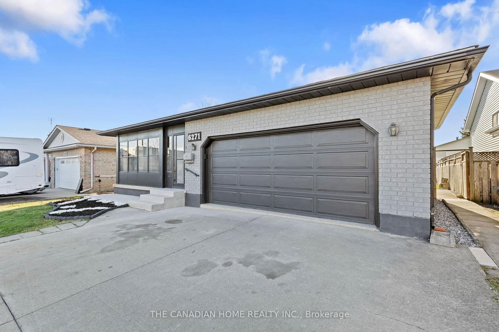 Detached at 6271 Sherri Avenue, Niagara Falls, ON - Photo 5 - RE/MAX Garden City Realty