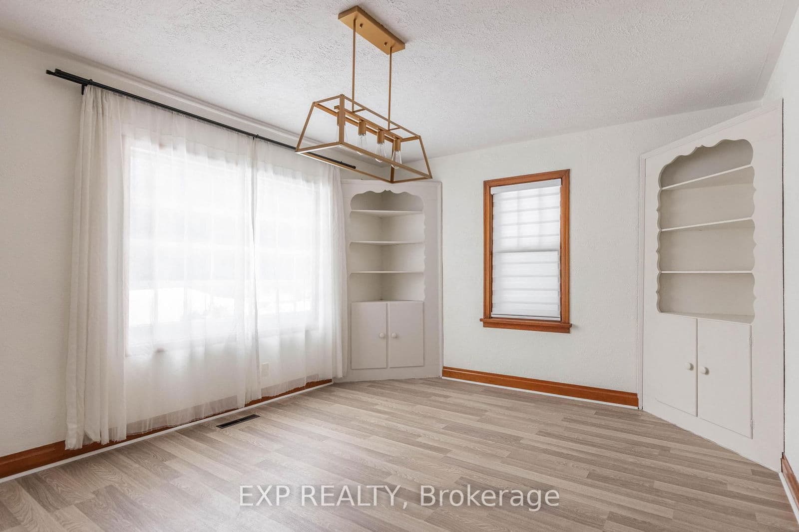 Detached at 412 South Pelham Road, Welland, ON - Photo 10 - RE/MAX Garden City Realty