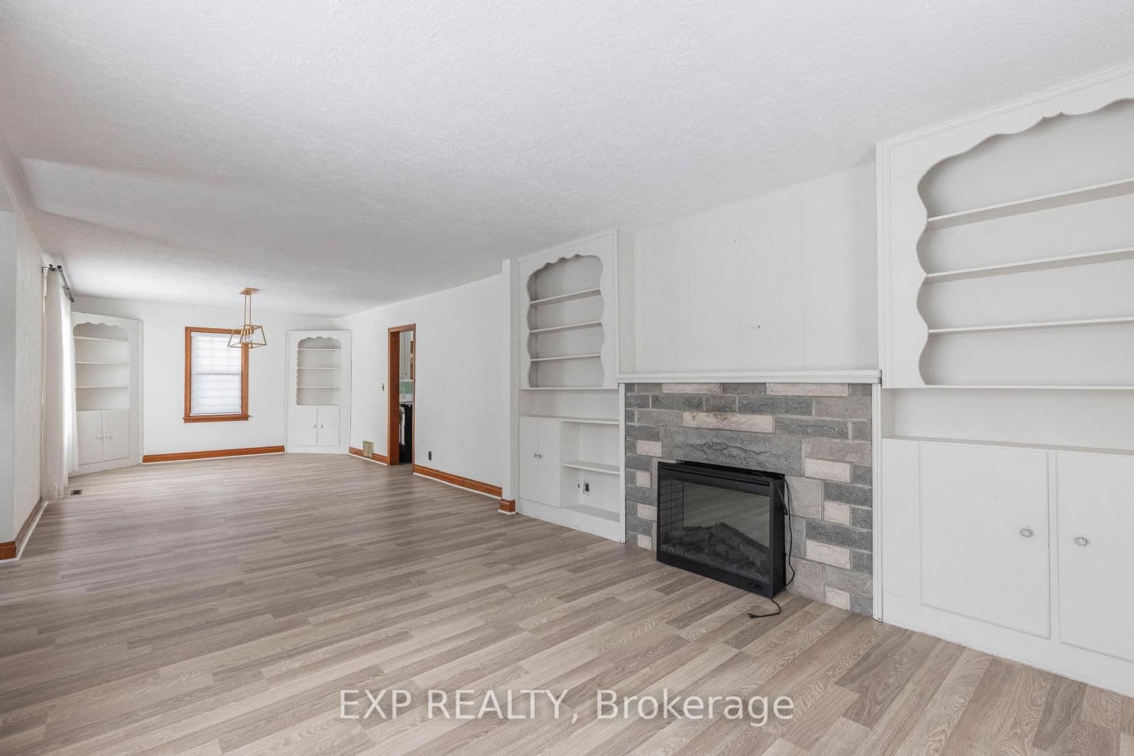 Detached at 412 South Pelham Road, Welland, ON - Photo 6 - RE/MAX Garden City Realty