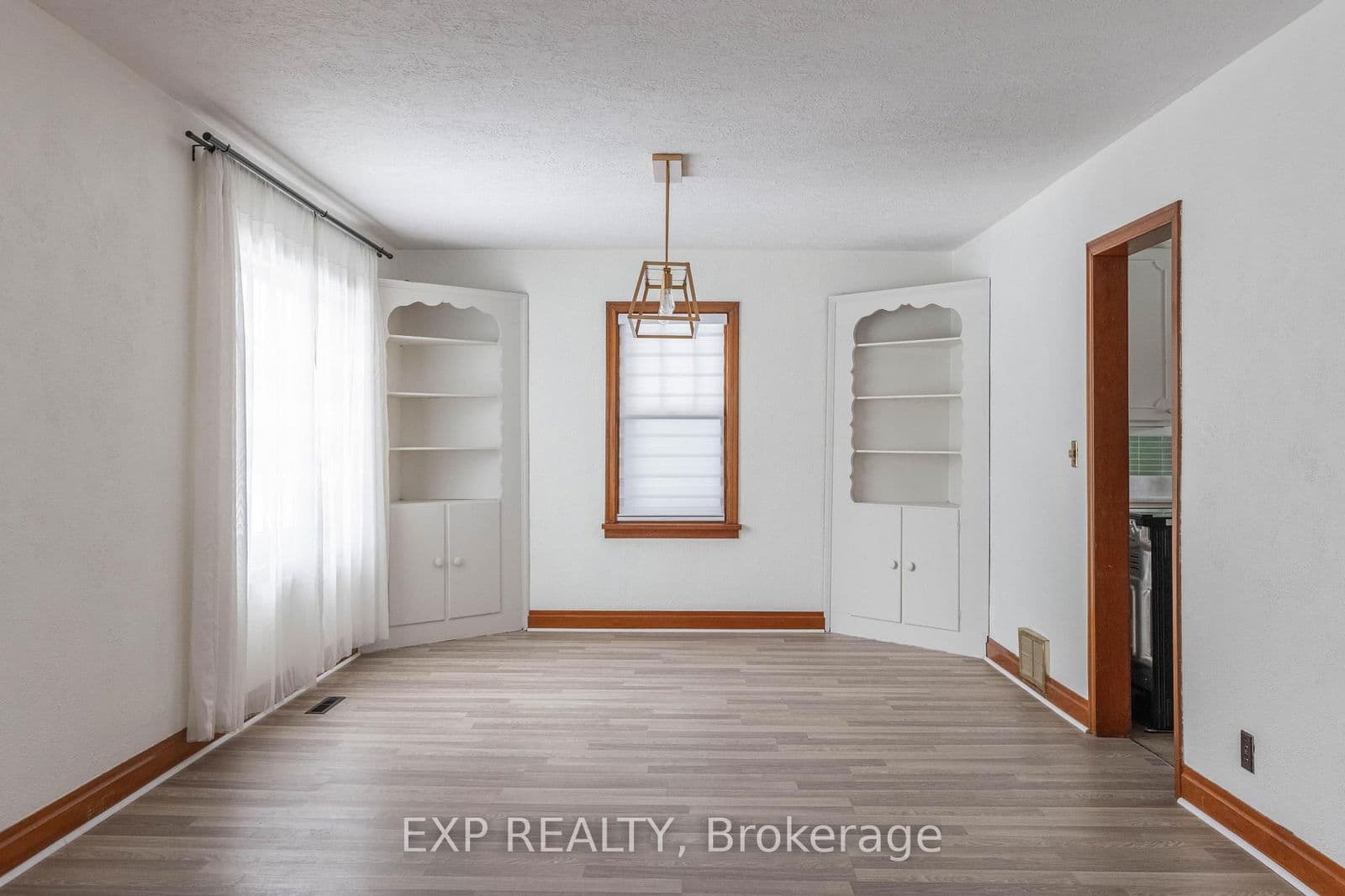 Detached at 412 South Pelham Road, Welland, ON - Photo 8 - RE/MAX Garden City Realty