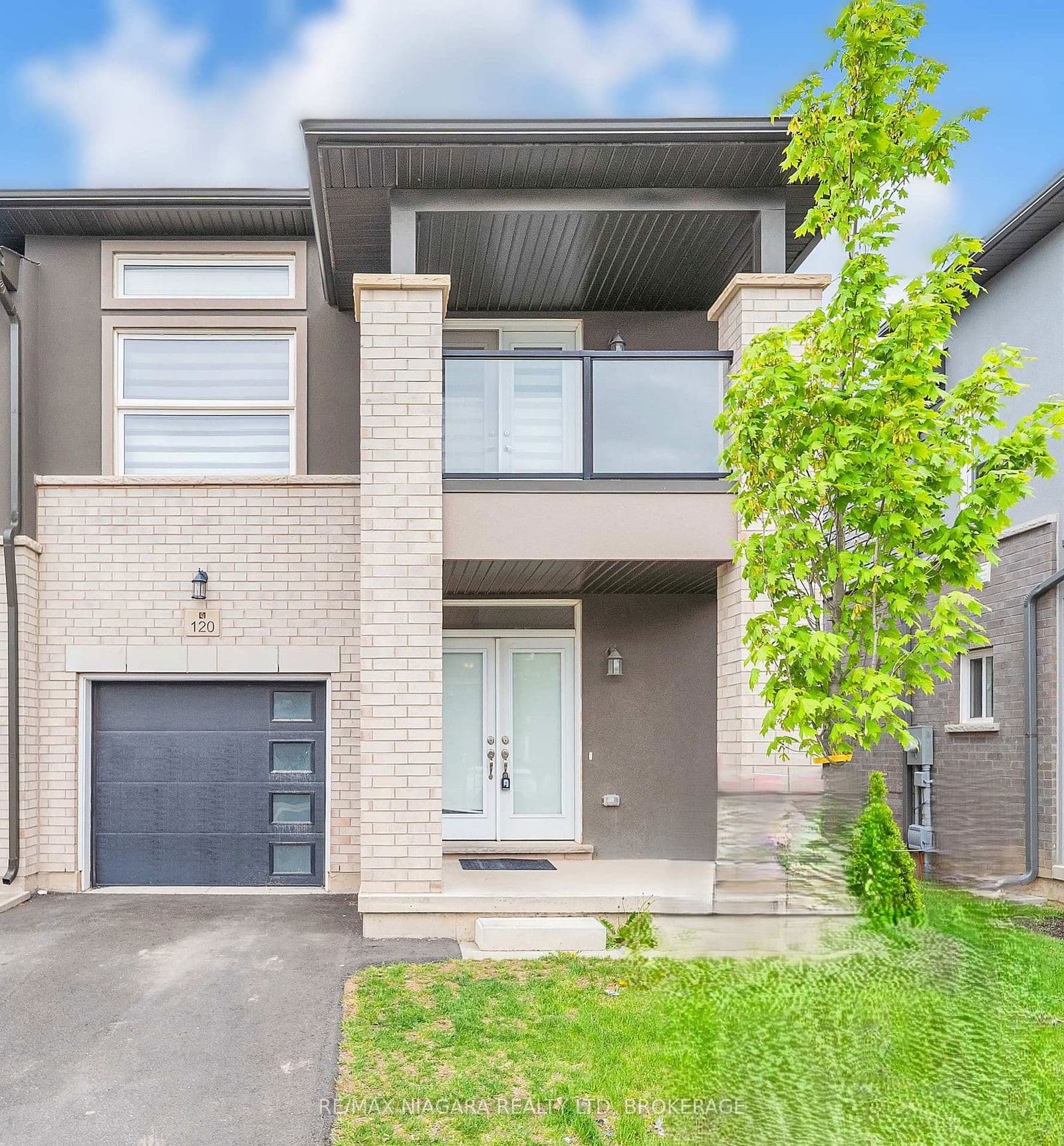 Condo Townhouse at 120 Renfrew Trail, Welland, ON - Photo 2 - RE/MAX Garden City Realty