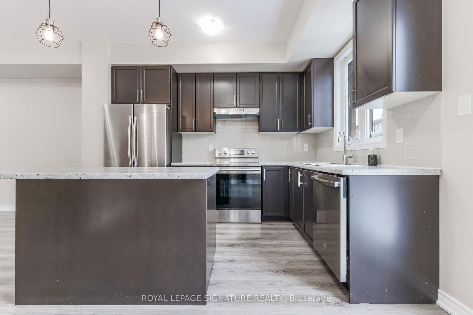 Att/Row/Townhouse at 68 Esplanade Lane, Grimsby, ON - Photo 10 - RE/MAX Garden City Realty