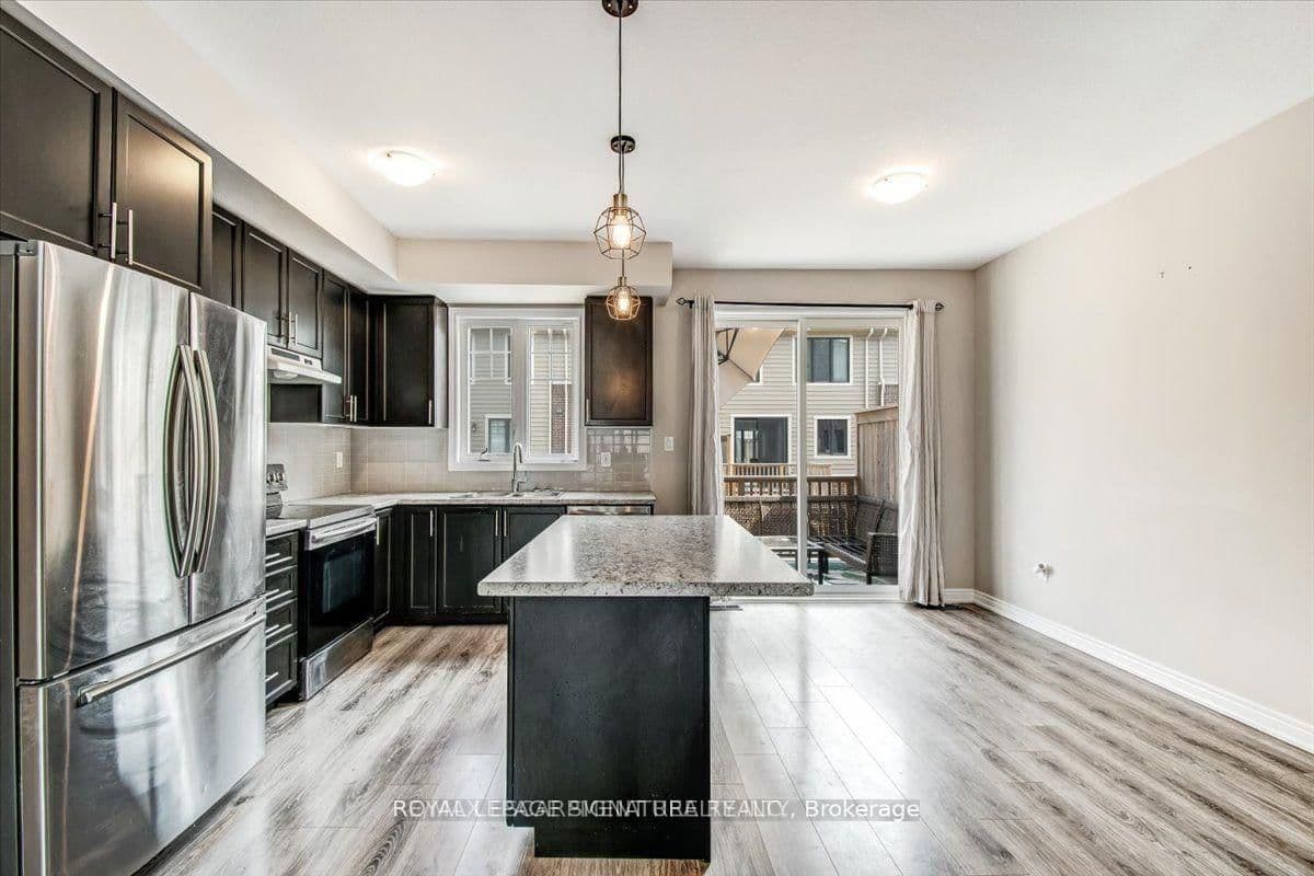 Att/Row/Townhouse at 68 Esplanade Lane, Grimsby, ON - Photo 8 - RE/MAX Garden City Realty