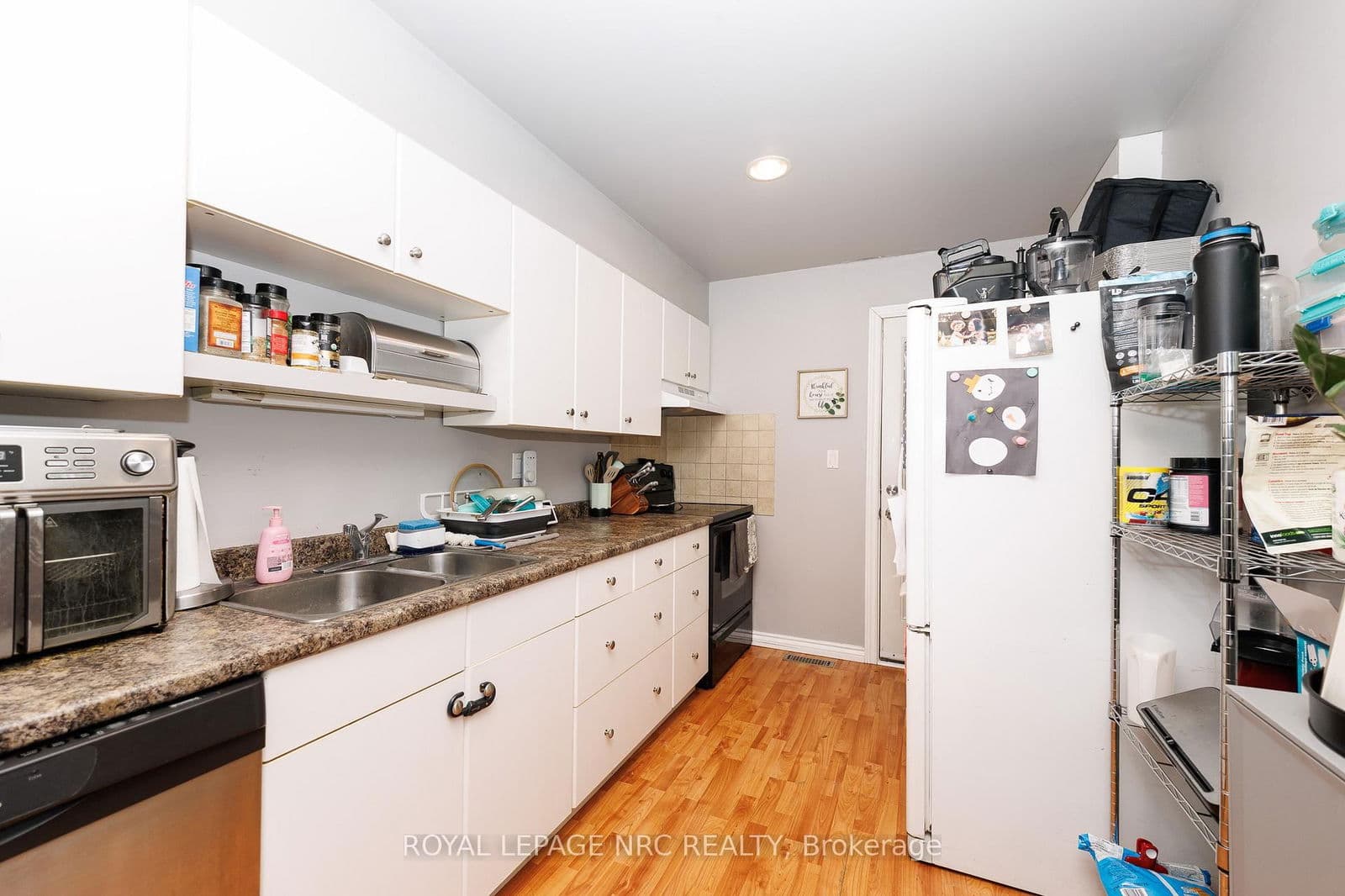 Detached at 14 Hilda Street, St. Catharines, ON - Photo 9 - RE/MAX Garden City Realty