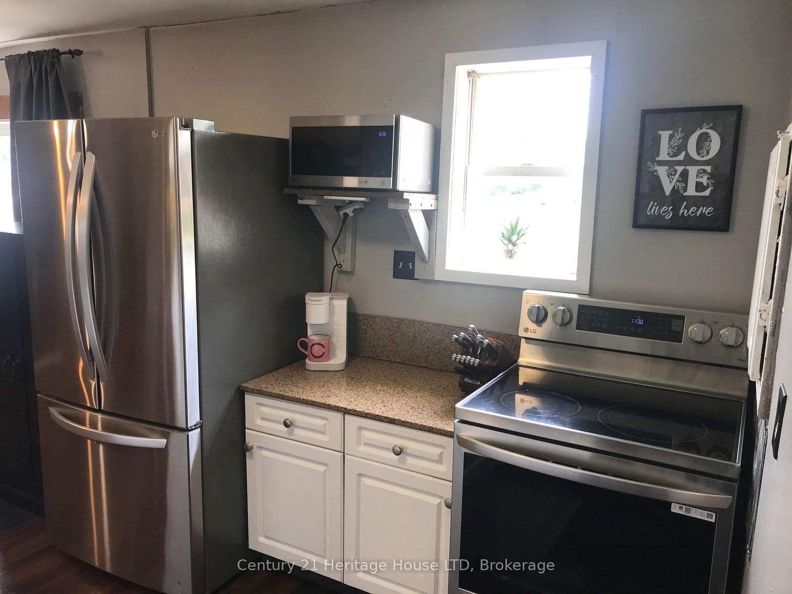 Detached at 223 Bernard Avenue, Fort Erie, ON - Photo 6 - RE/MAX Garden City Realty