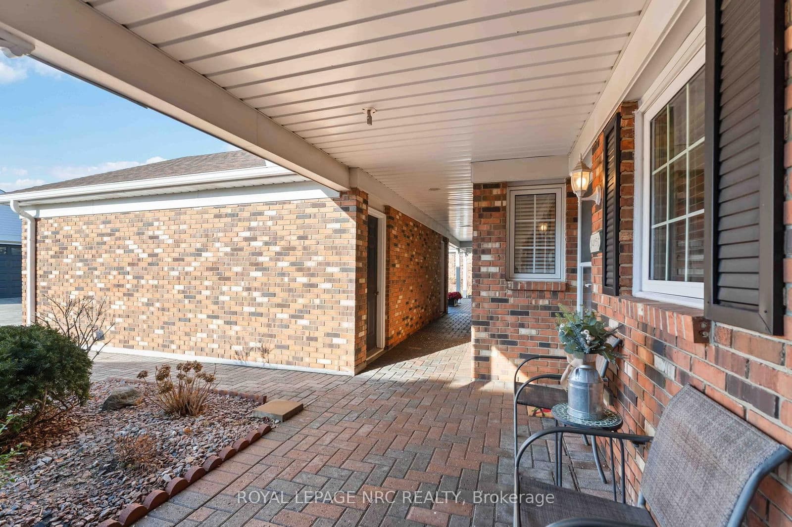 Condo Townhouse at 8- 4115 Apple Blossom Lane, Lincoln, ON - Photo 3 - RE/MAX Garden City Realty