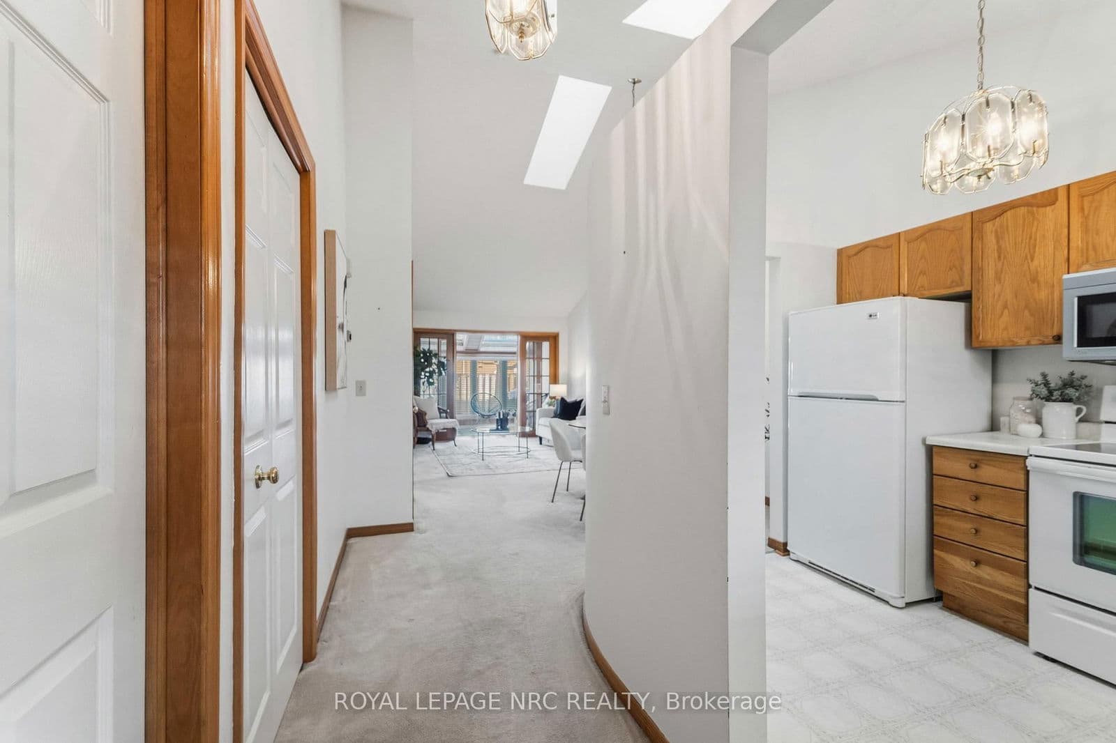 Condo Townhouse at 8- 4115 Apple Blossom Lane, Lincoln, ON - Photo 5 - RE/MAX Garden City Realty