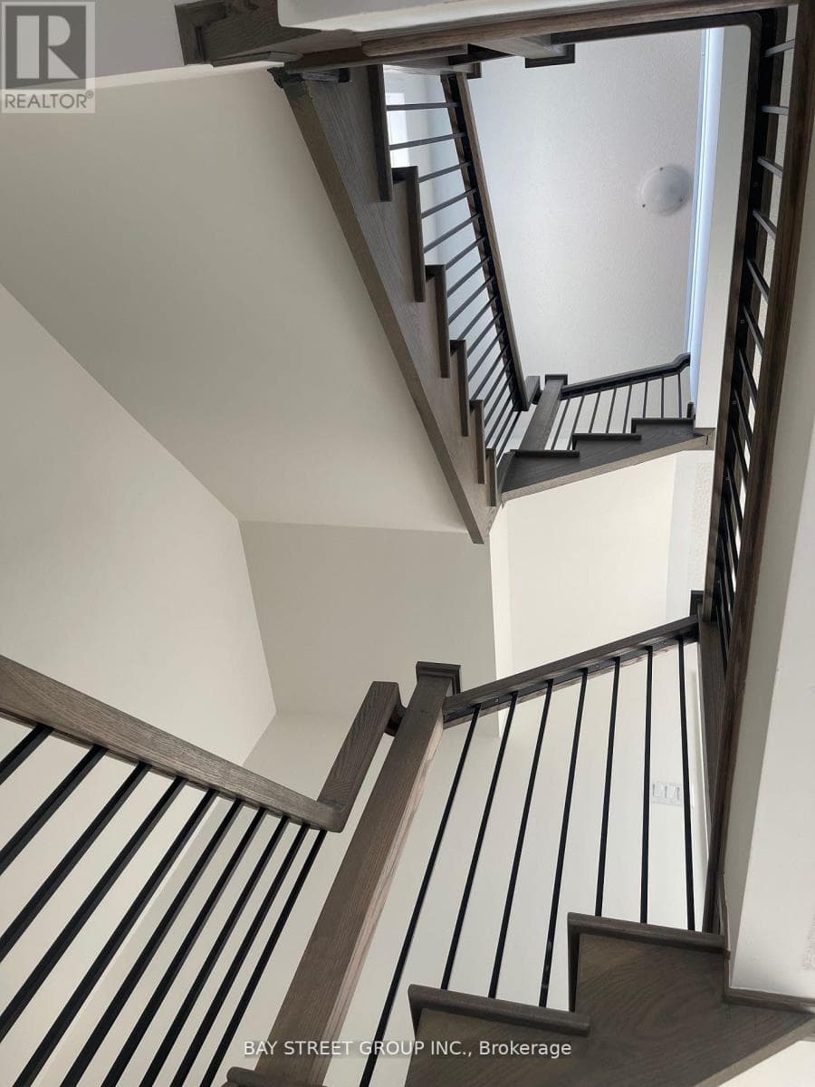 Single Family at 160 William Booth Avenue, Newmarket (Woodland Hill), Ontario - Photo 8 - RE/MAX Garden City Realty
