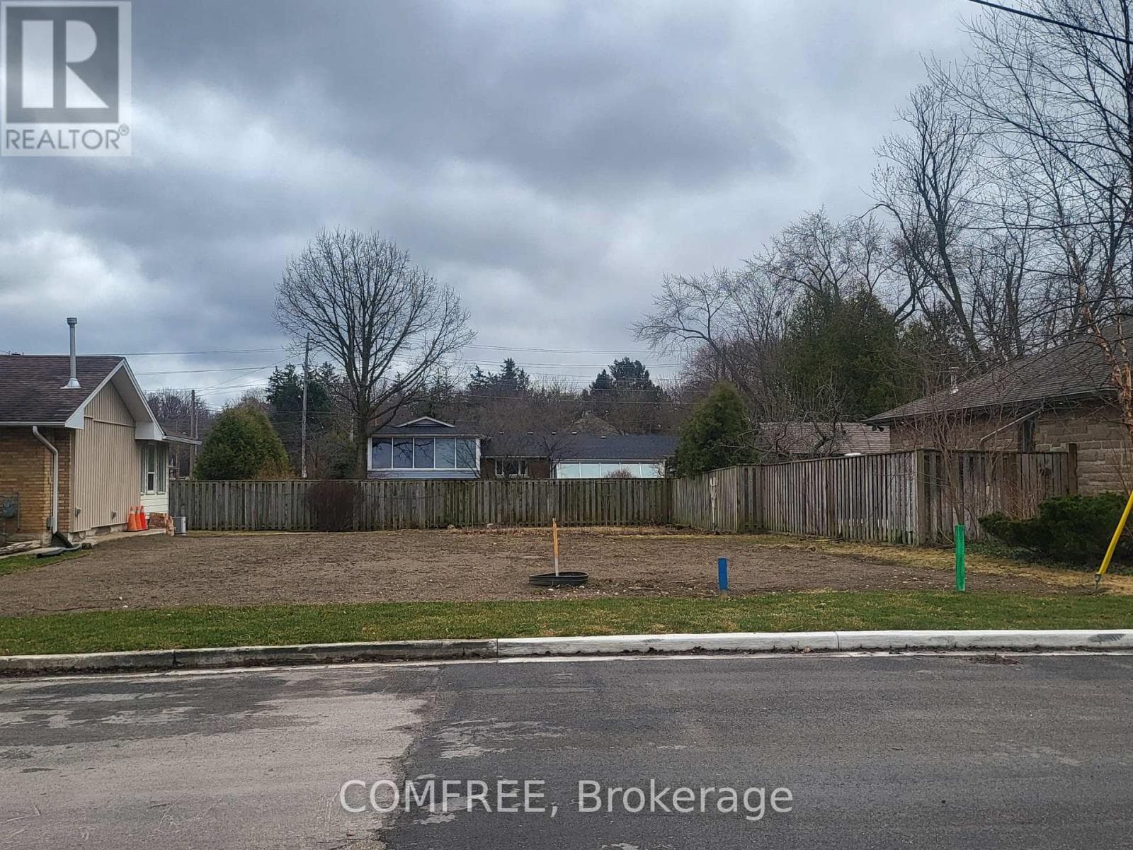 10 Lynwood Avenue