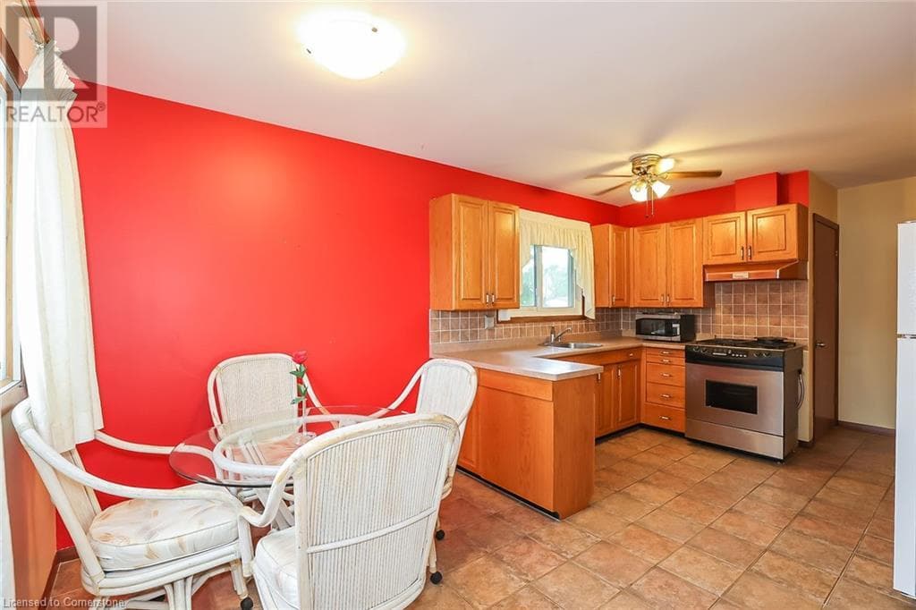 Single Family at 5750 HODGSON Avenue, Niagara Falls, Ontario - Photo 10 - RE/MAX Garden City Realty