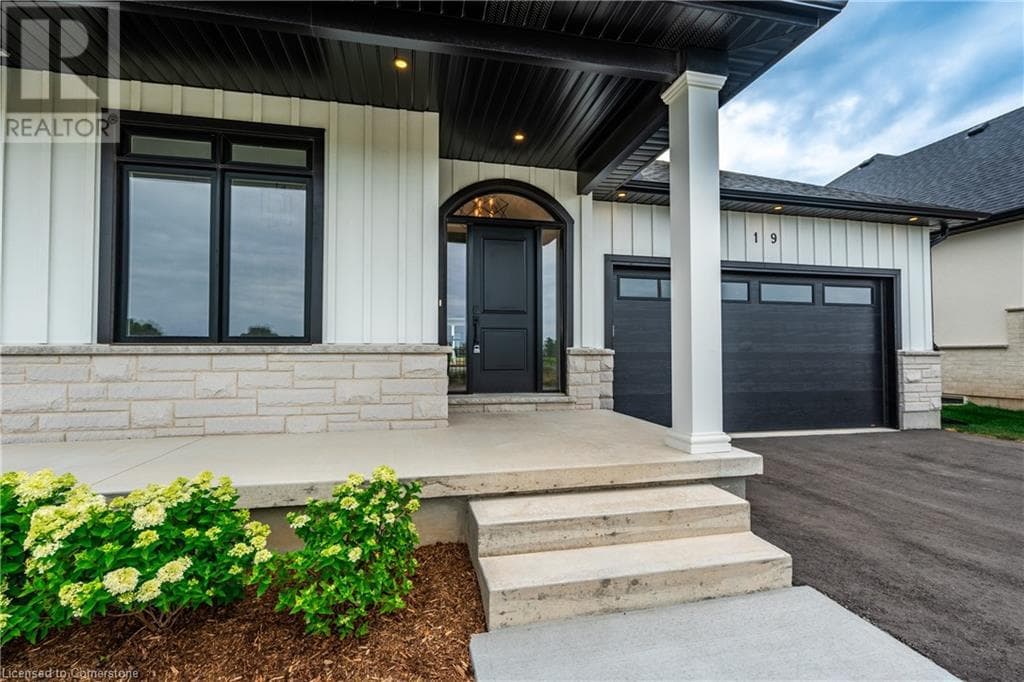 Single Family at 19 OAKLEY Drive, Niagara-on-the-Lake, Ontario - Photo 3 - RE/MAX Garden City Realty