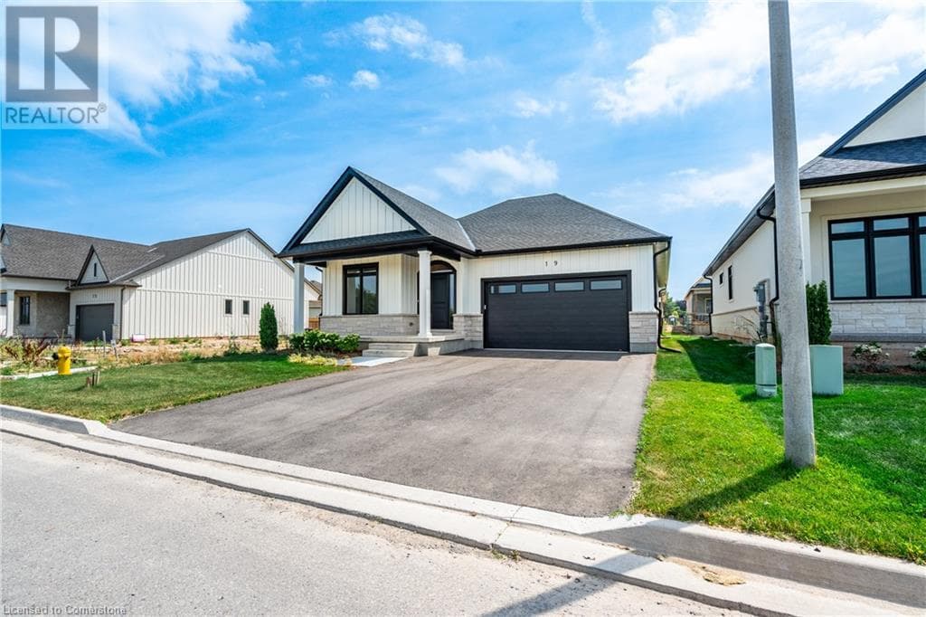 Single Family at 19 OAKLEY Drive, Niagara-on-the-Lake, Ontario - Photo 2 - RE/MAX Garden City Realty