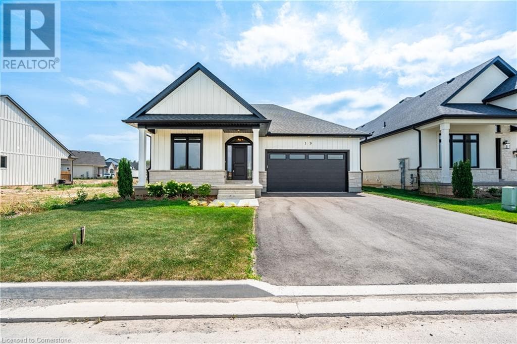 19 OAKLEY Drive