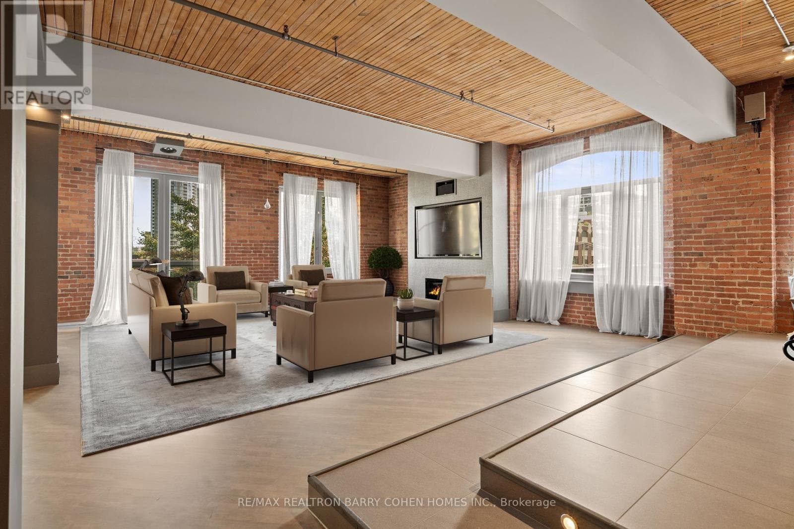 Single Family at 300- 468 Wellington Street, Toronto (Waterfront Communities), Ontario - Photo 4 - RE/MAX Garden City Realty