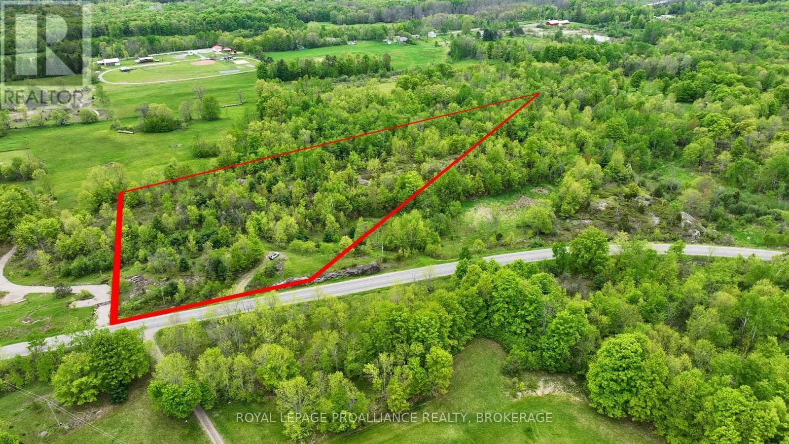 1147 LONG LAKE Road