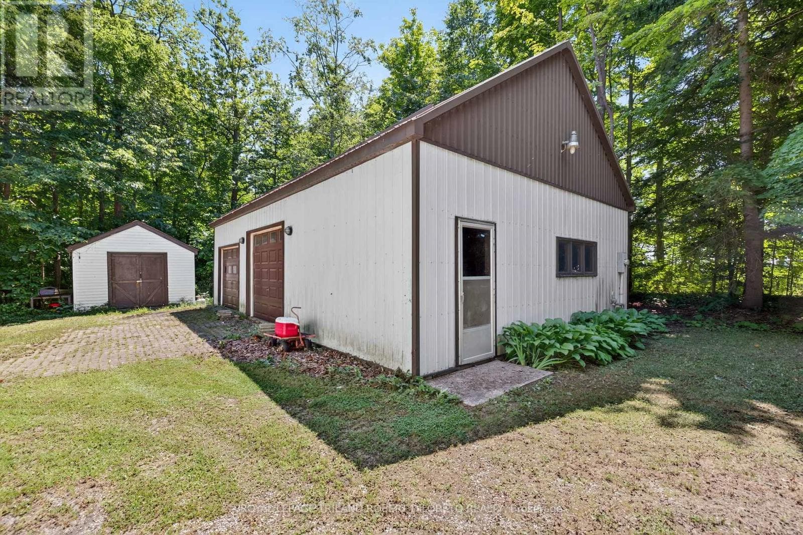 Single Family at 6186 EGREMONT Drive, Middlesex Centre, Ontario - Photo 6 - RE/MAX Garden City Realty