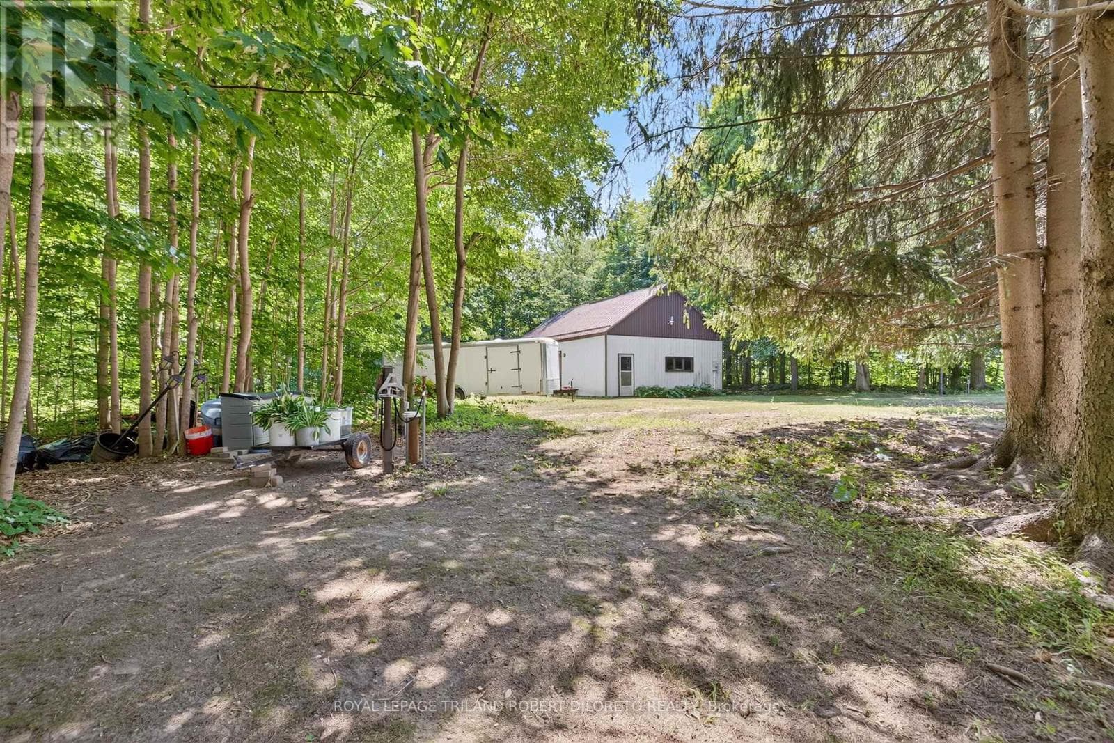 Single Family at 6186 EGREMONT Drive, Middlesex Centre, Ontario - Photo 7 - RE/MAX Garden City Realty