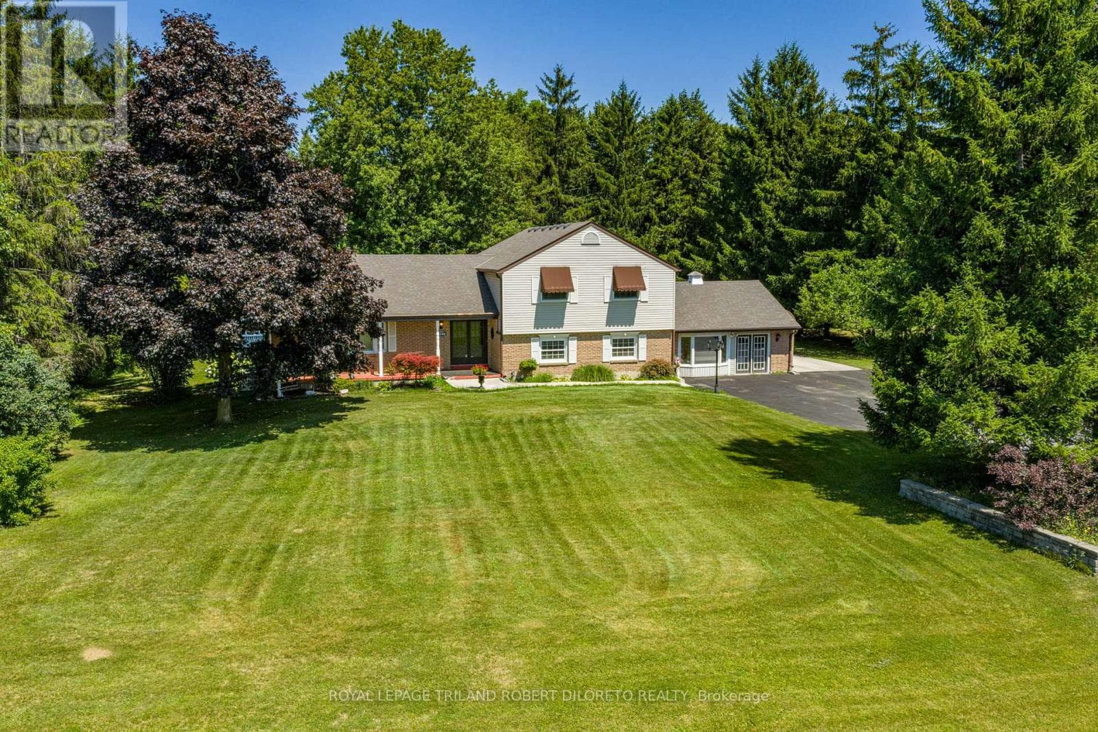 Single Family at 6186 EGREMONT Drive, Middlesex Centre, Ontario - Photo 8 - RE/MAX Garden City Realty