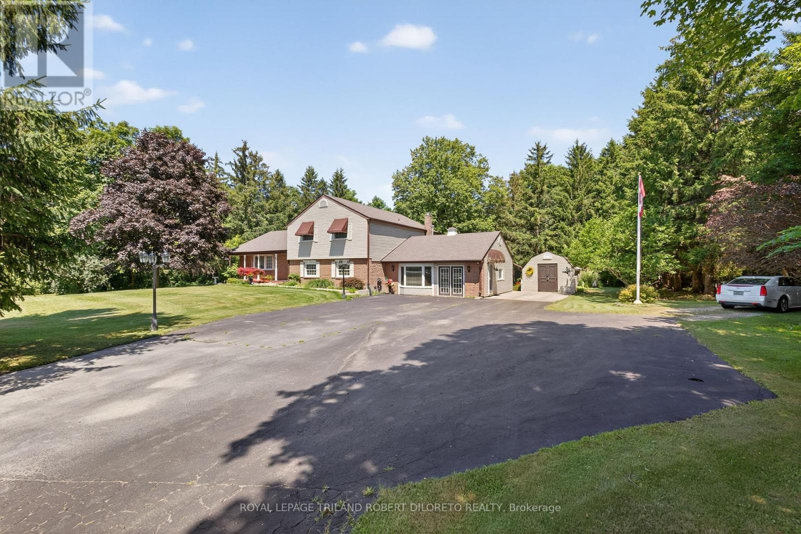 Single Family at 6186 EGREMONT Drive, Middlesex Centre, Ontario - Photo 9 - RE/MAX Garden City Realty