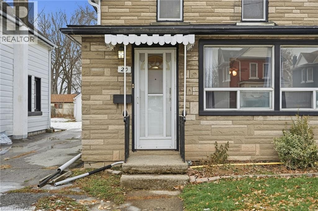 Single Family at 20 YORK Street, Welland, Ontario - Photo 5 - RE/MAX Garden City Realty