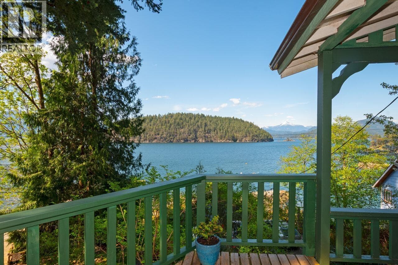 Single Family at 1587 MOUNT GARDNER Road, Bowen Island, British Columbia - Photo 3 - RE/MAX Garden City Realty