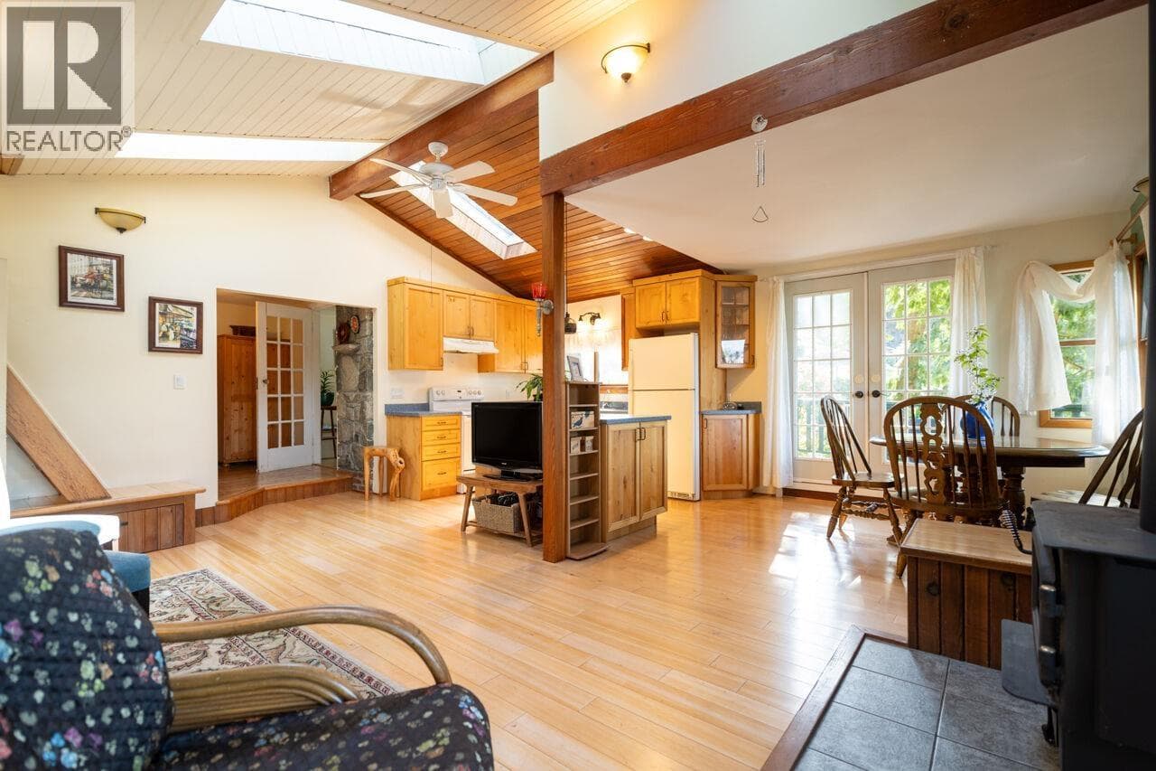 Single Family at 1587 MOUNT GARDNER Road, Bowen Island, British Columbia - Photo 7 - RE/MAX Garden City Realty