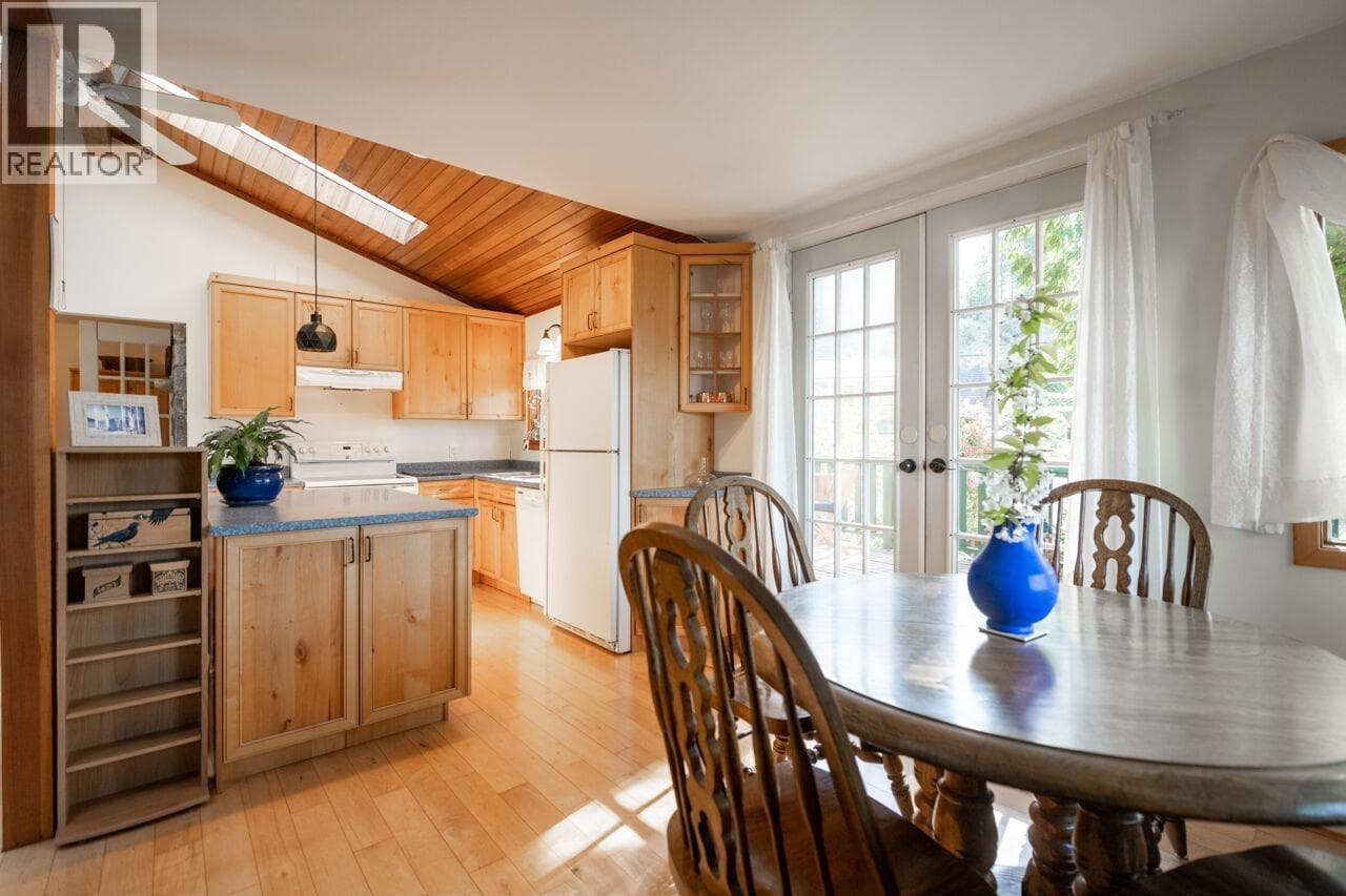 Single Family at 1587 MOUNT GARDNER Road, Bowen Island, British Columbia - Photo 9 - RE/MAX Garden City Realty